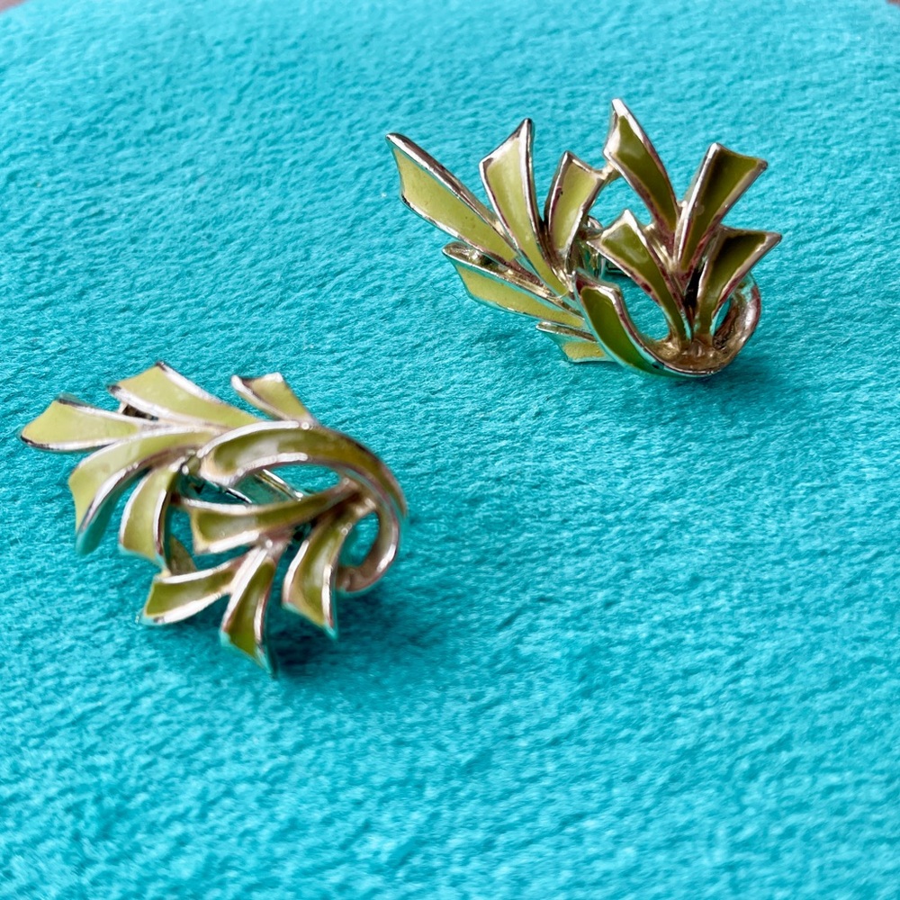 Vintage enamel clip earrings